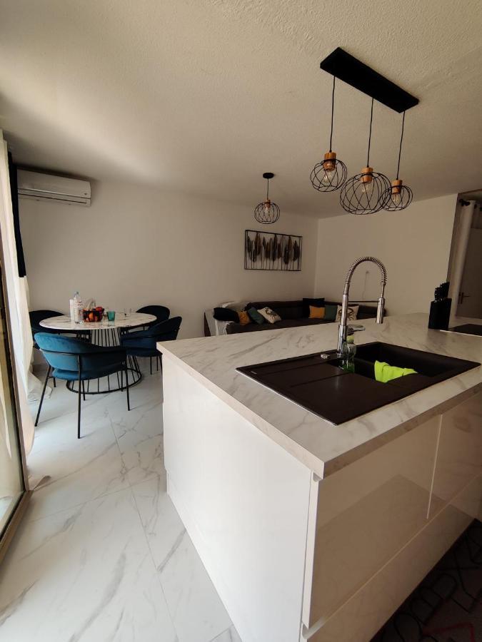 En Exclusivite T3 A 2 Pas Des Plages De St Raphael Saint-Raphaël Zewnętrze zdjęcie